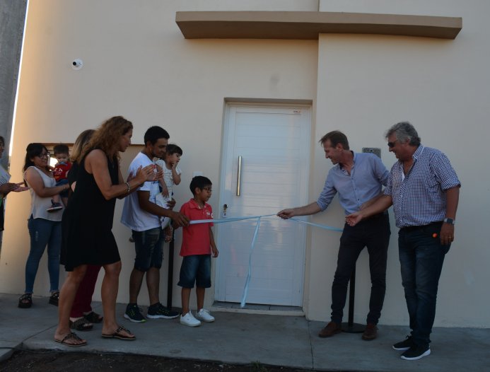 Sunchales: Entregaron dos viviendas del Plan Municipal