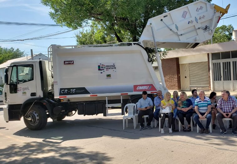 San Guillermo recibió un camión con caja compactadora