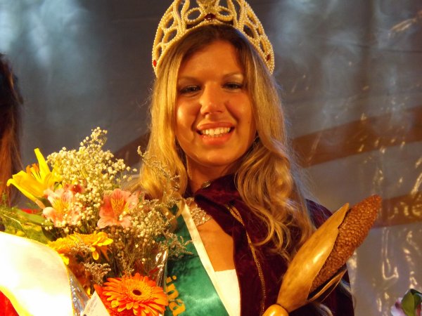 Gisel Bourquín es la nueva Reina Provincial del Sorgo y las Industrias Lácteas