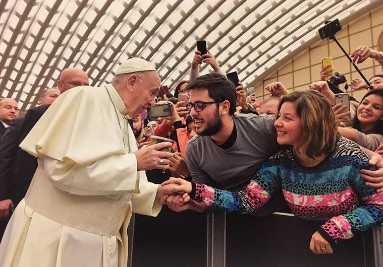 Inolvidable momento vivido por Agustín Peretti y su esposa con Francisco