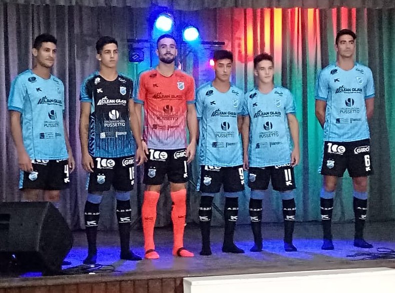 9 de Julio presentó plantel e indumentaria para el Federal Regional