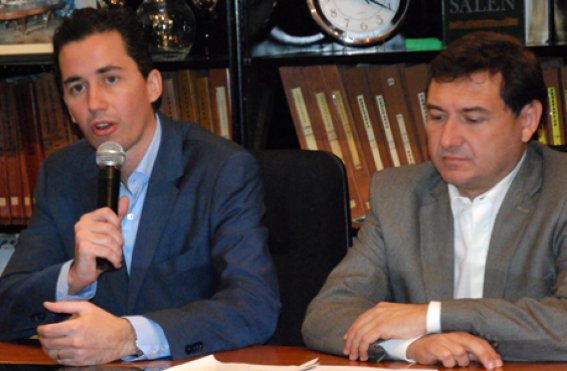 Calvo visitó Morteros, entregó un camión volcador y 300 mil pesos