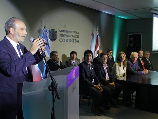 Córdoba vuelve sobre la obra de los gasoductos