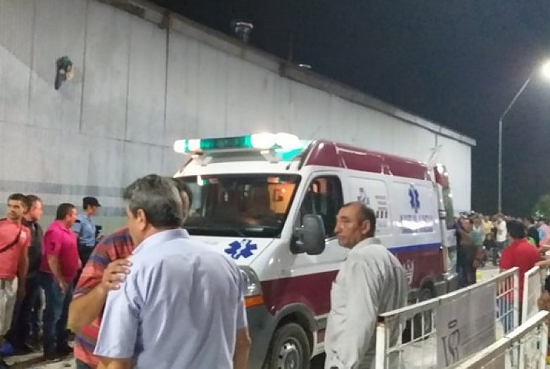 Decenas de heridos al caer una tribuna en los carnavales de Villa Santa Rosa