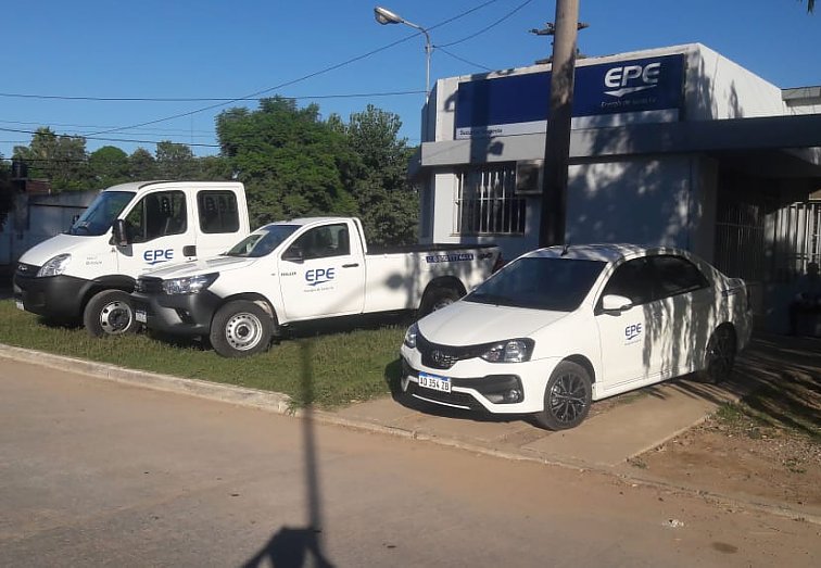 Ceres: Entregaron móviles a la Sucursal Noroeste de la EPE