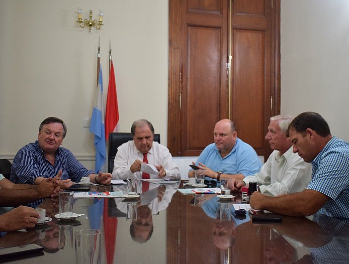 Suardi recibió fondos para la construcción de cordón cuneta