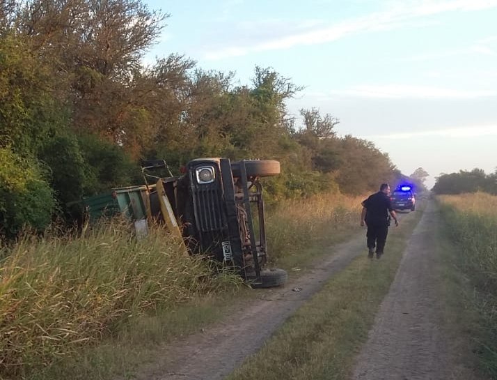 Camionero herido al accidentarse en San Guillermo