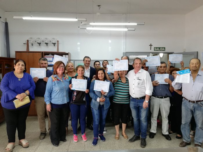 Entregaron microcréditos a vecinos de Brinkmann