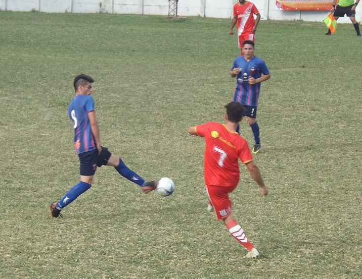 La Liga: Centro y Huracán no aflojan