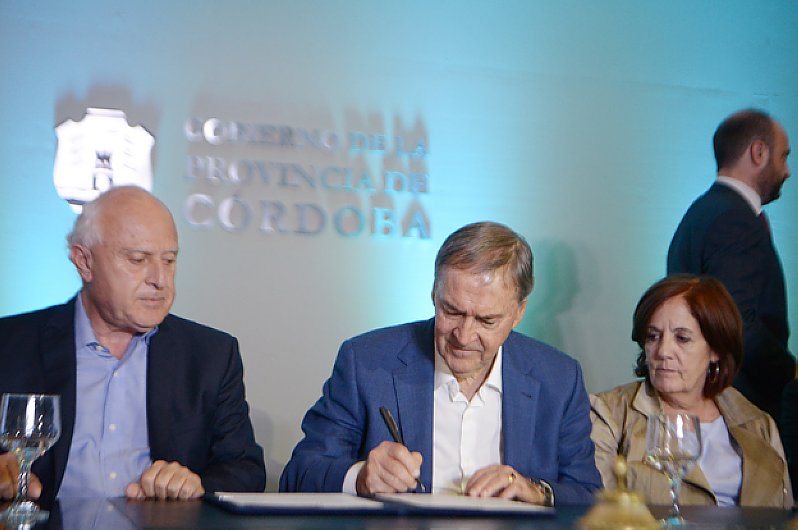 Santa Fe y Córdoba firmaron convenio por el gas