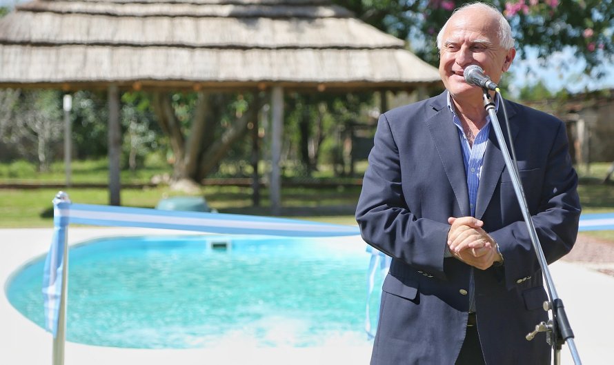 Lifschitz inauguró natatorios comunales en Lucila, Ñanducita y La Cabral