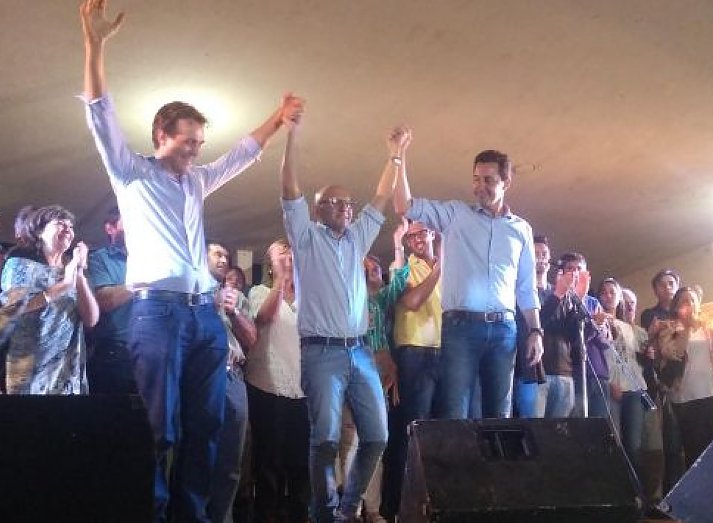 Pratto cerró su campaña con propuestas y críticas a Bría