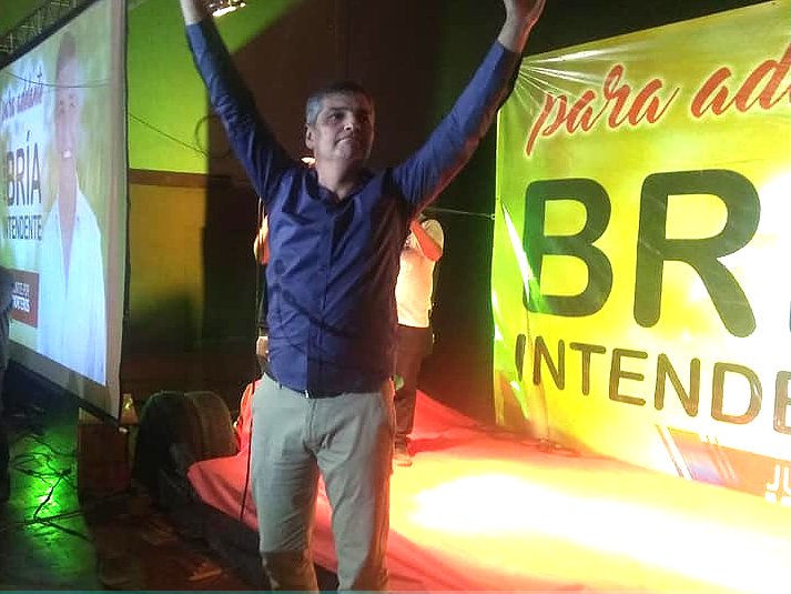 Bría cerró su campaña y pidió que se vote para adelante