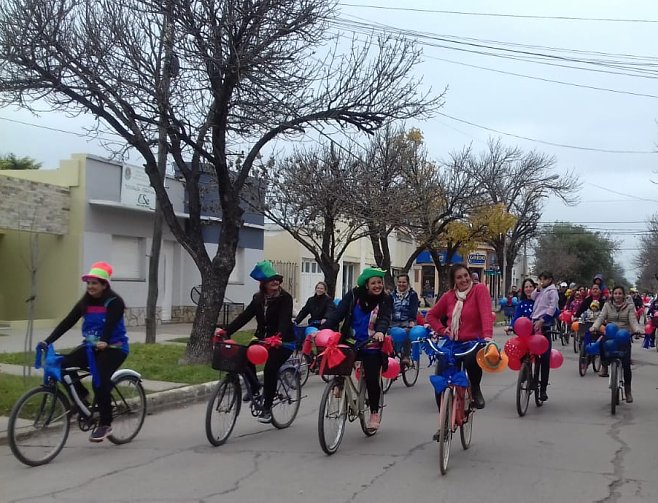 Suardi: Tradicional bicicleteada para festejar del Día de los Jardines de Infantes