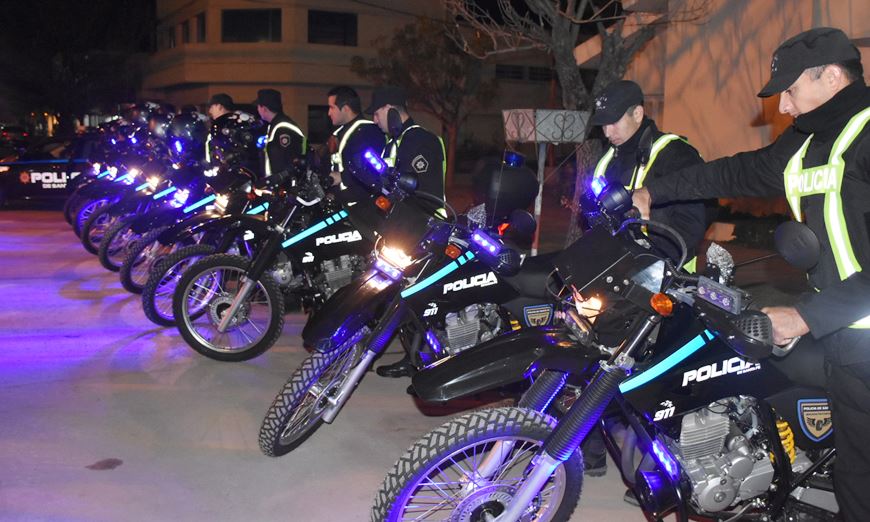 Entregaron 10 motos a la policía departamental