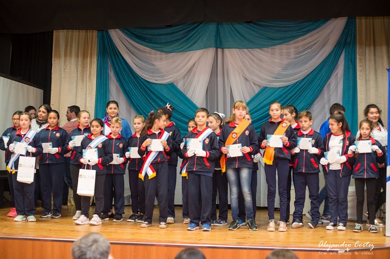 Reconocieron a los abanderados de colegios de Brinkmann