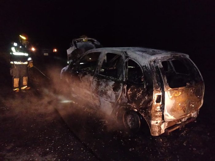 Morteros: Un auto se incendió mientras transitaba por rua 1