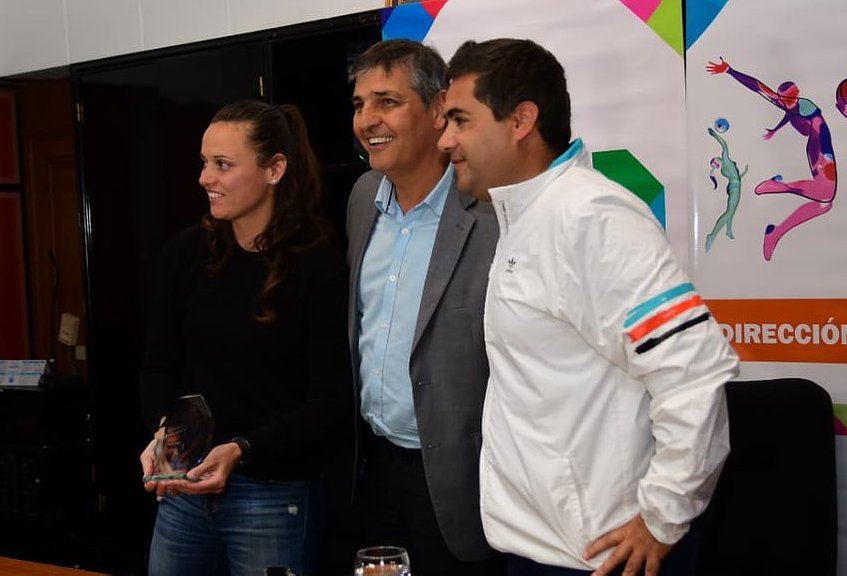 El Intendente Bría entregó un reconocimiento a Flor Bonsegundo