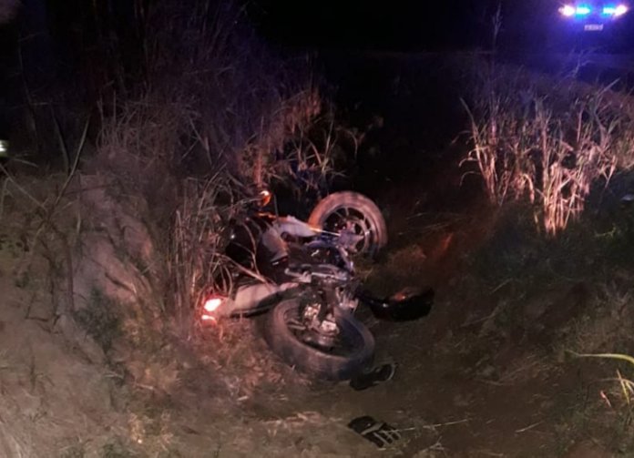 Motociclistas lesionados al accidentarse en zona rural de Suardi