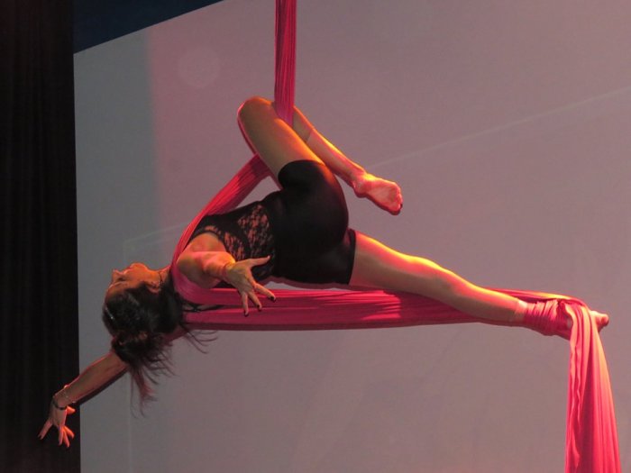Suardi: El taller de Acrobacia en Telas presentó el show 