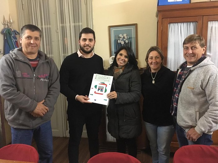 Agustín Peretti entregó importante aporte provincial a la Escuela 559
