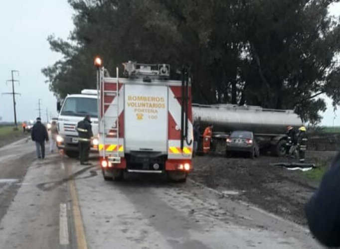 Porteña: Accidente entre un auto y camión en ruta 1