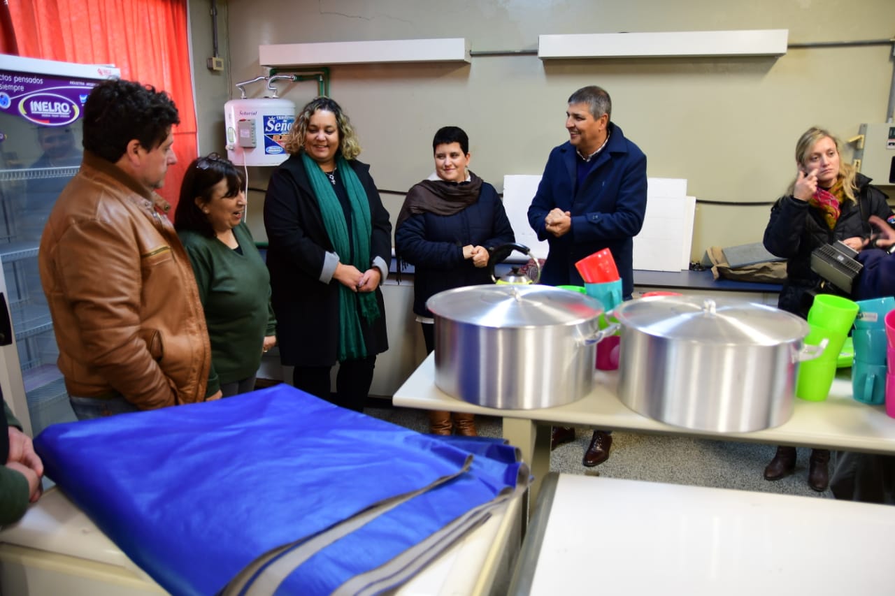 Entregaron equipamiento a escuelas PAICOR de Morteros