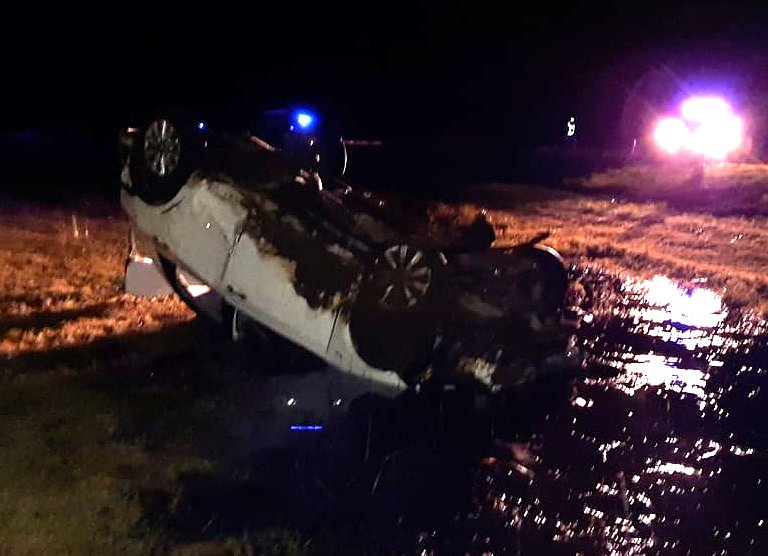Dos heridos al volcar con el auto en ruta 39