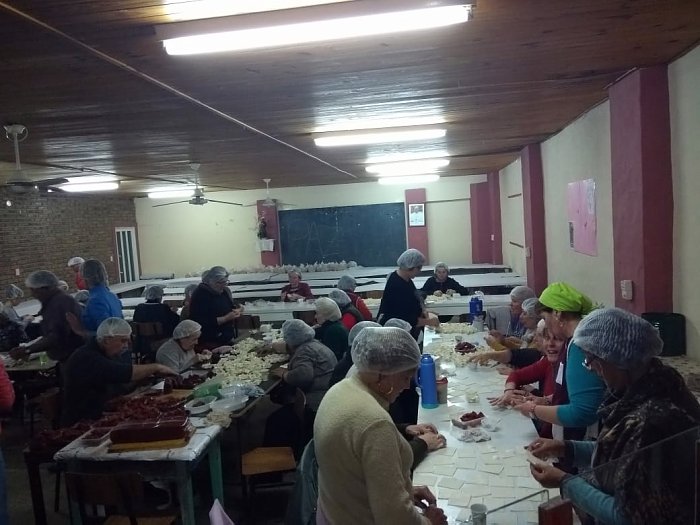 Otra gran venta de pastelitos de los Amigos de San Cayetano