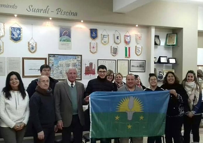 Familia de Piscina visita Suardi