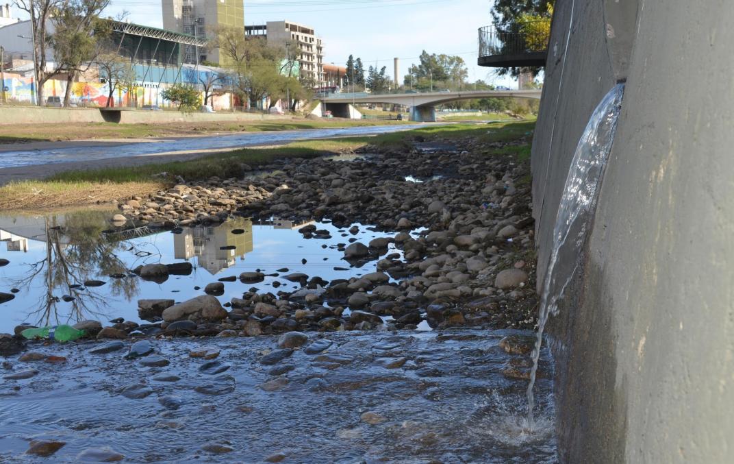 Alertan por contaminación del Suquía en la zona de La Para