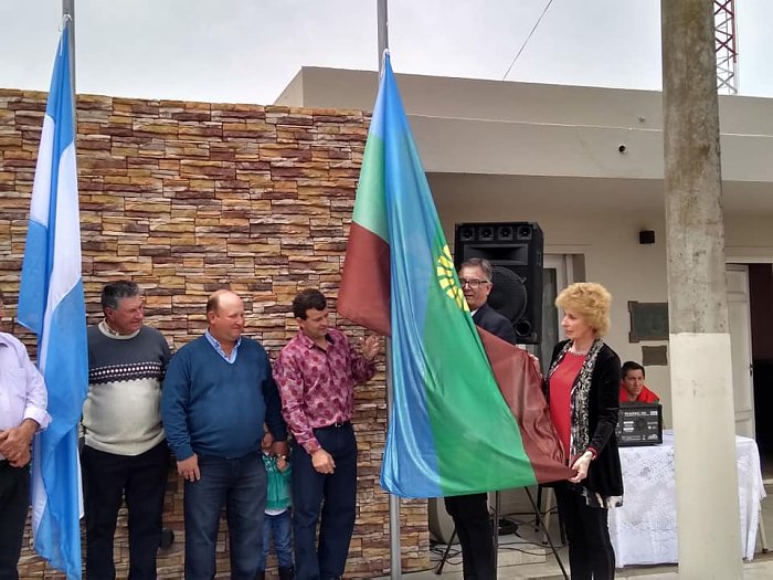 Col. Valtelina festejó sus 130 años y presentó su bandera