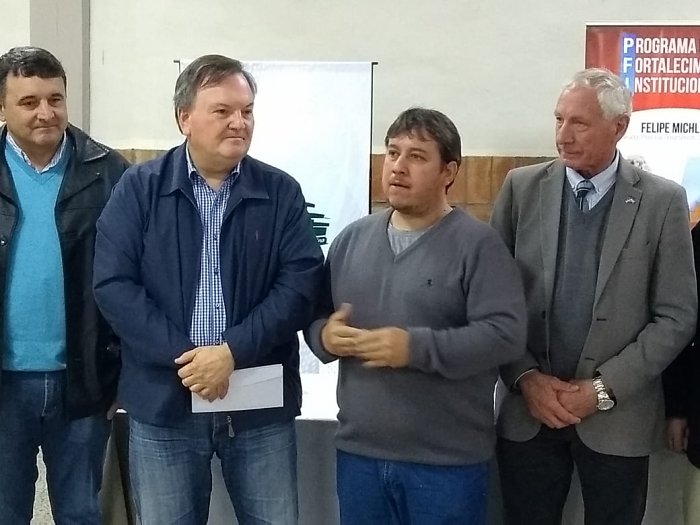 Michlig entregó fondos para instituciones de Suardi y Col. Bossi