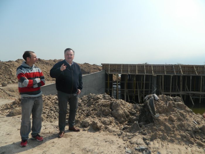 Michlig recorrió el nuevo puente sobre el Canal 4