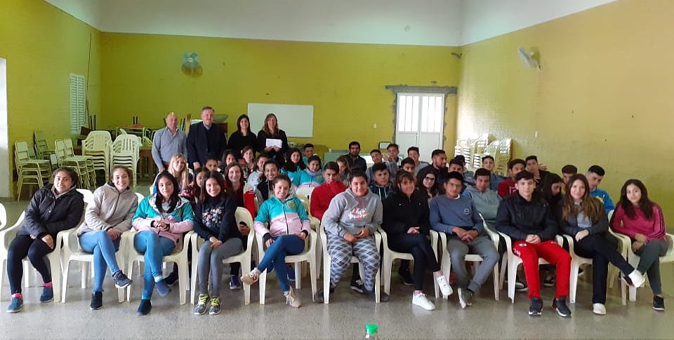 Michlig entregó importante aporte a un colegio de Hersilia