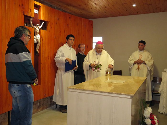 Monseñor Fernández bendijo las remodelaciones de Capilla San MIguel