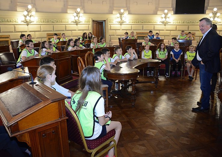 Alumnos de San Guillermo visitaron el Senado provincial