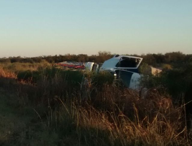Volcó un camión en ruta 39 en jurisdicción de Arrufó