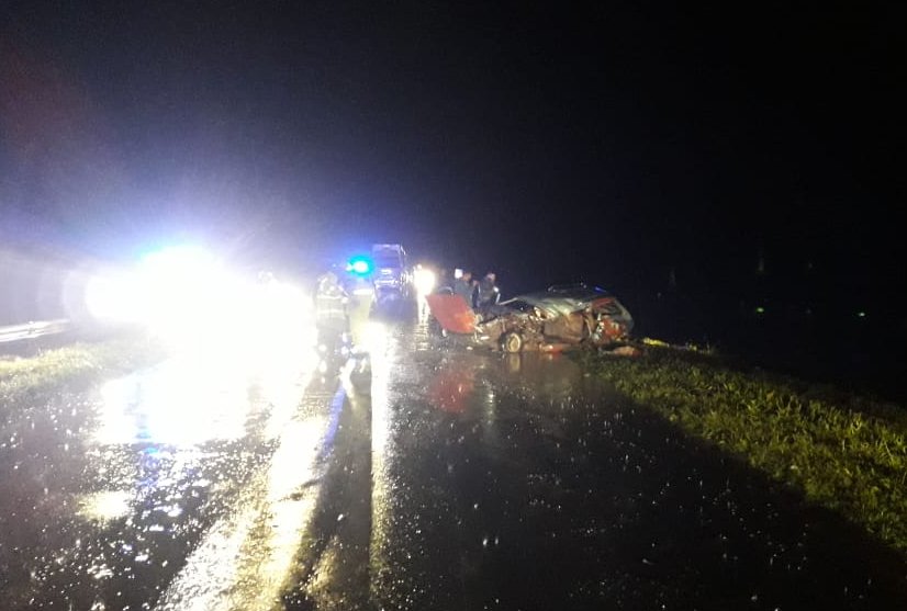 Ataliva: Dos muertos al chocar un auto y un colectivo en ruta 34