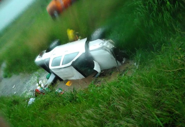 Hombre herido al volcar una camioneta en cercanías de Brinkmann