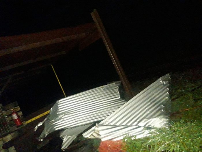 Escuela de Huanqueros sufrió daños por la tormenta
