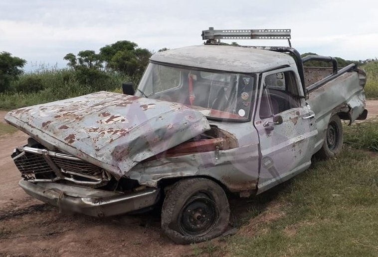 Dos hombres lesionados en choque de camionetas en Sunchales