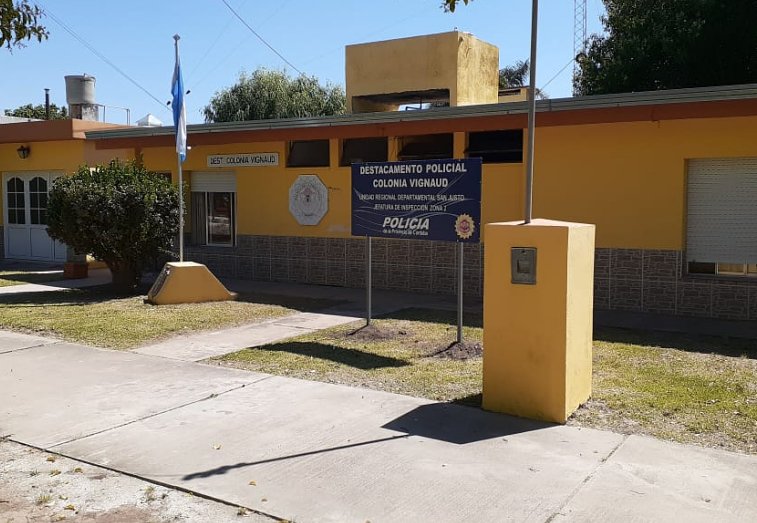 Un detenido en Vignaud por violencia familiar