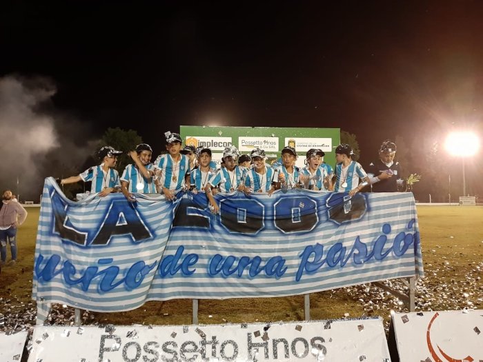 Racing volvió a festejar en el Amistad de Oro