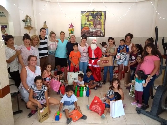 El Hospital de Suardi y la Biblioteca se sumaron a la Navidad