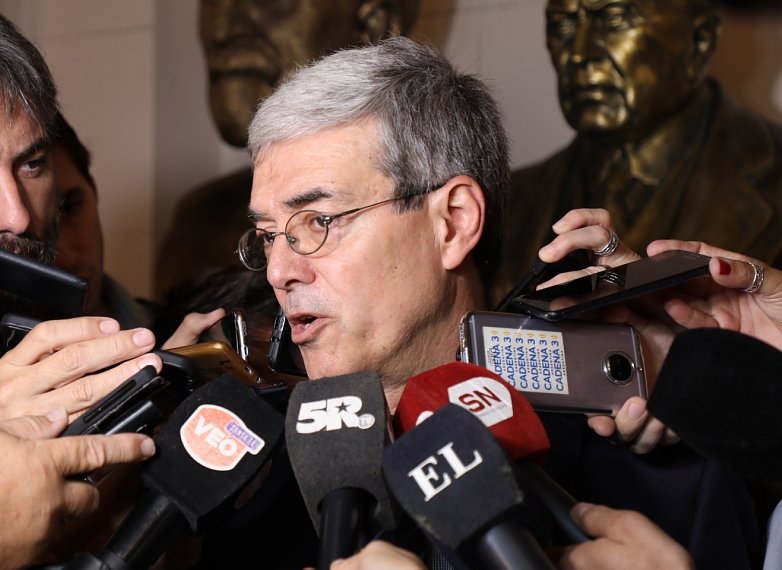 Comenzaron a debatir las emergencias solicitadas por Perotti