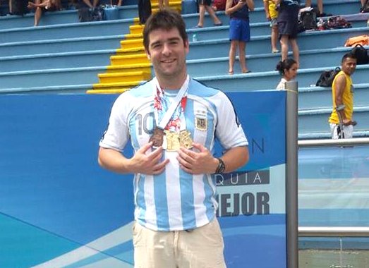 Brillante actuación de Lucas Mandrile en el Panamericano Master de natación