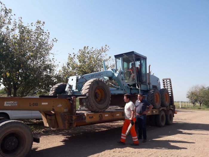 Monte Oscuridad recibió una motoniveladora para trabajar en la 69S