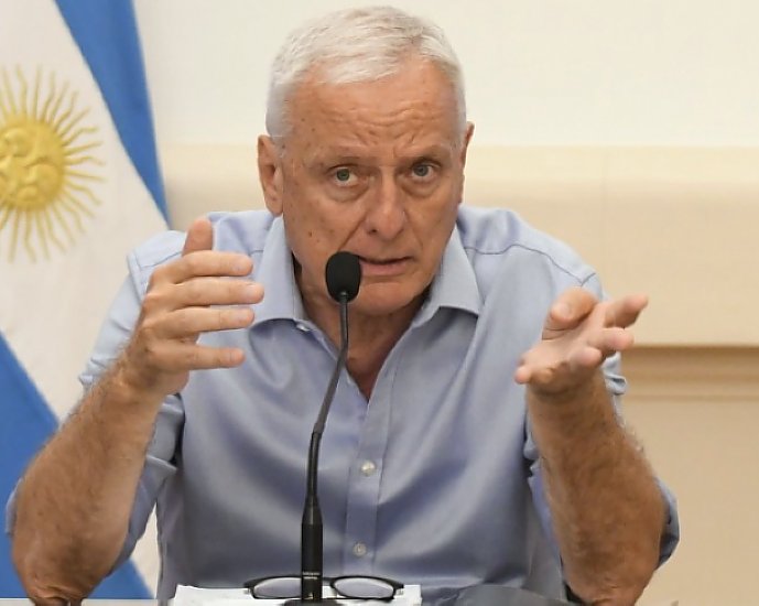 Parola dijo que flexibilizar la cuarentena es muy peligroso