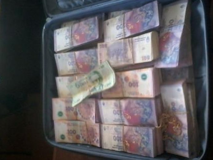Suardi: Detuvieron a dos hombres que llevaban una fuerte suma de dinero